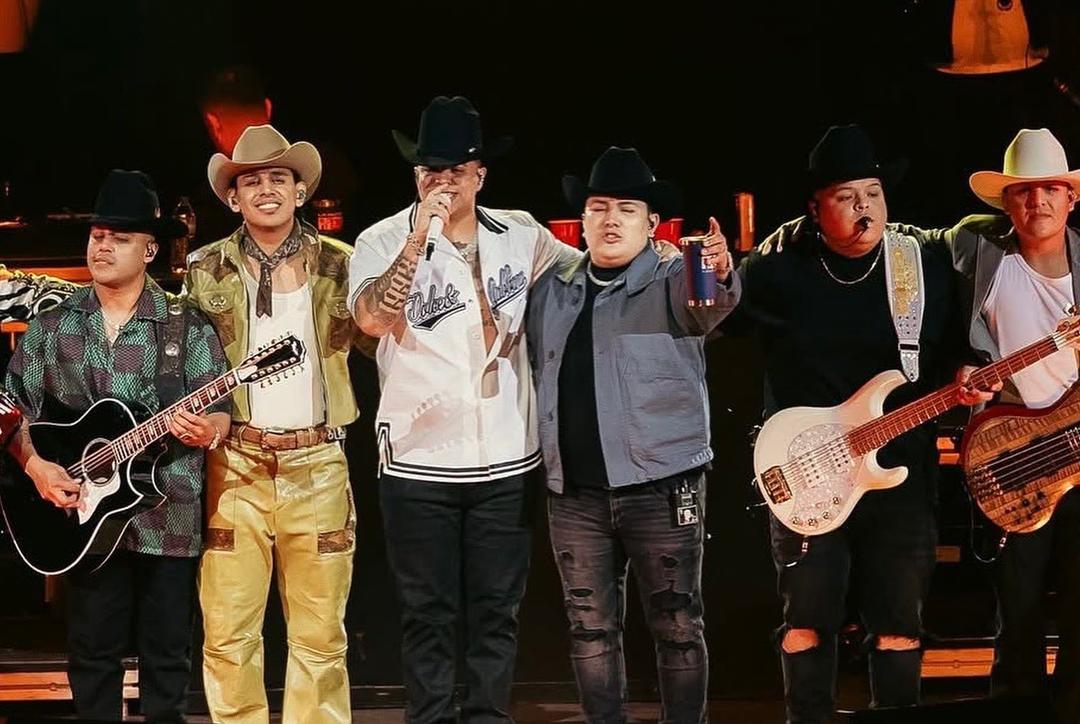 Grupo Firme cancela concierto en California por problemas con sus visas