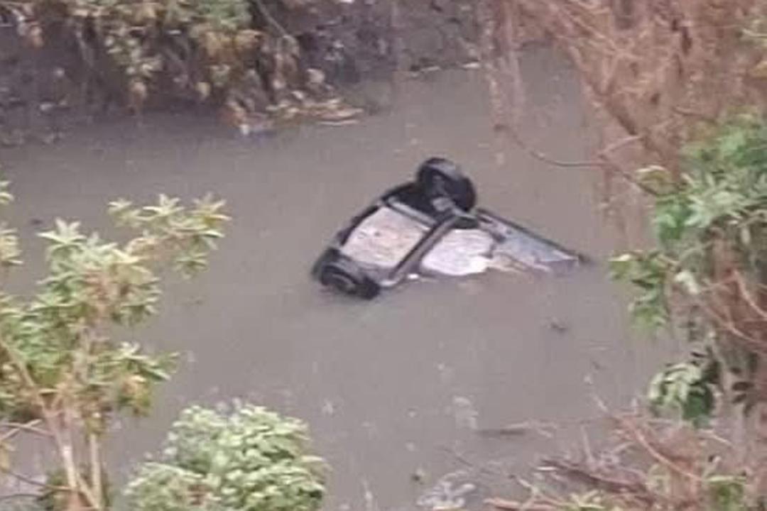 Estado de México: Mueren 5 jóvenes de la UNAM al caer a canal