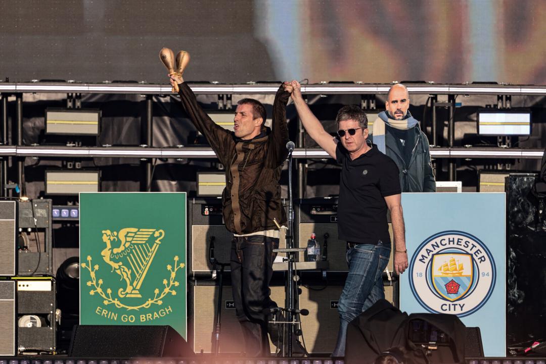 Oasis se presenta ante más de 80 mil personas en Manchester