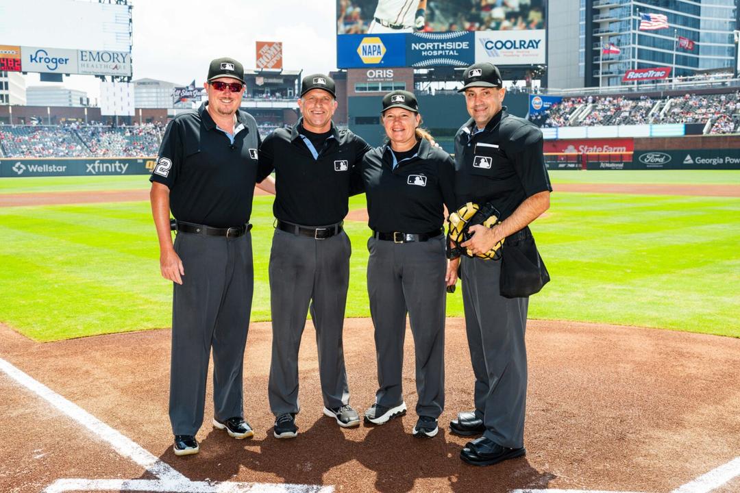 MLB: Jen Pawol se convierte en la primera mujer en arbitrar en las Grandes Ligas