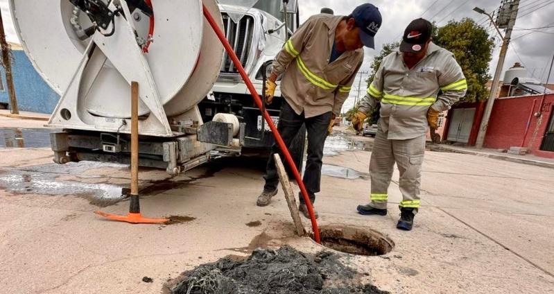 Aguascalientes: Retiran taponamientos en alcantarillas de Jaltomate