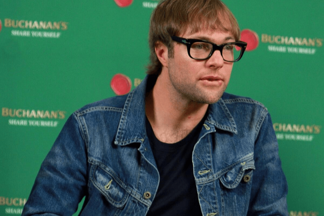 Maroon 5: Esposa del exbajista lo acusa de violencia y de acoso a niñas de secundaria