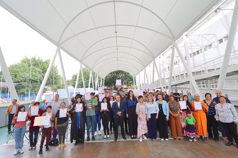 Zapopan: Se gradúan 60 jóvenes y personas adultas de primaria y secundaria