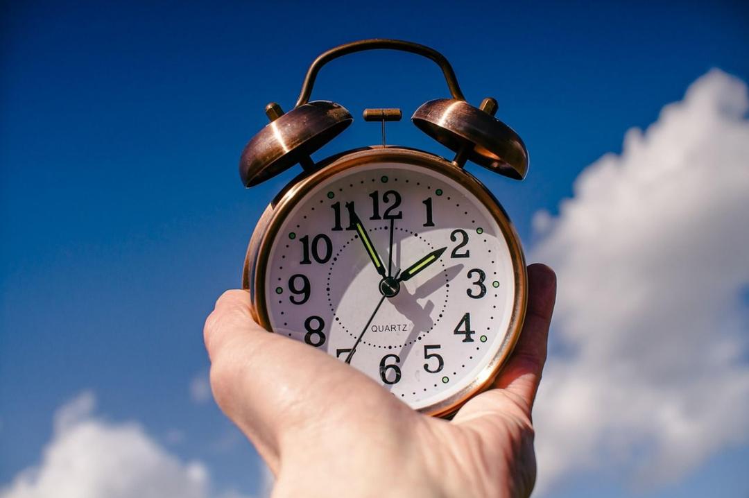 Horario de invierno 2025: ¿Qué municipios del país cambiarán su hora?