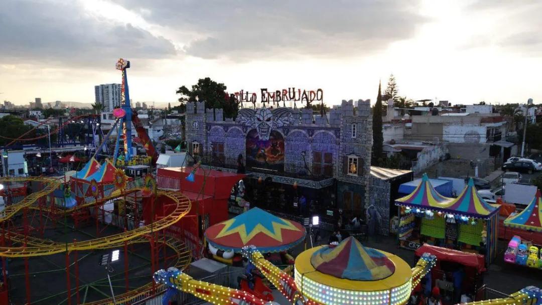 Fiestas de Octubre 2025 estrenará juegos mecánicos y atracciones