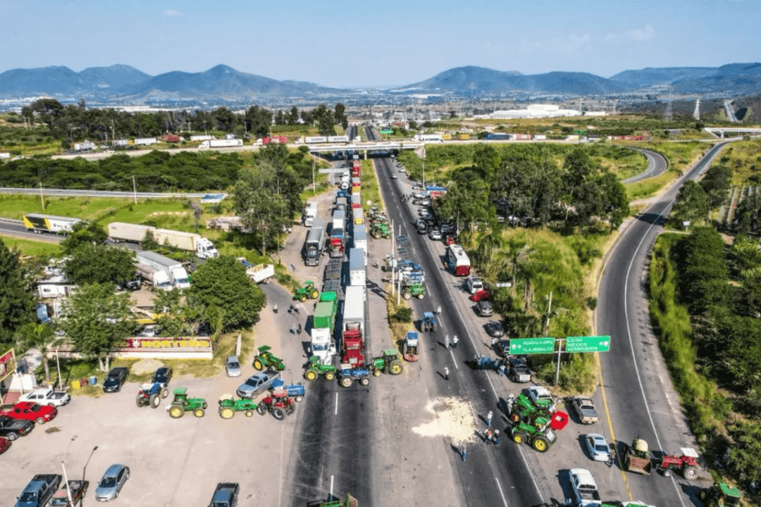 Bloqueos carreteros: Sader monitorea cierres por manifestaciones