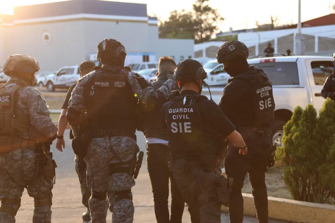 Michoacán: Detención de líder criminal deja dos personas sin vida