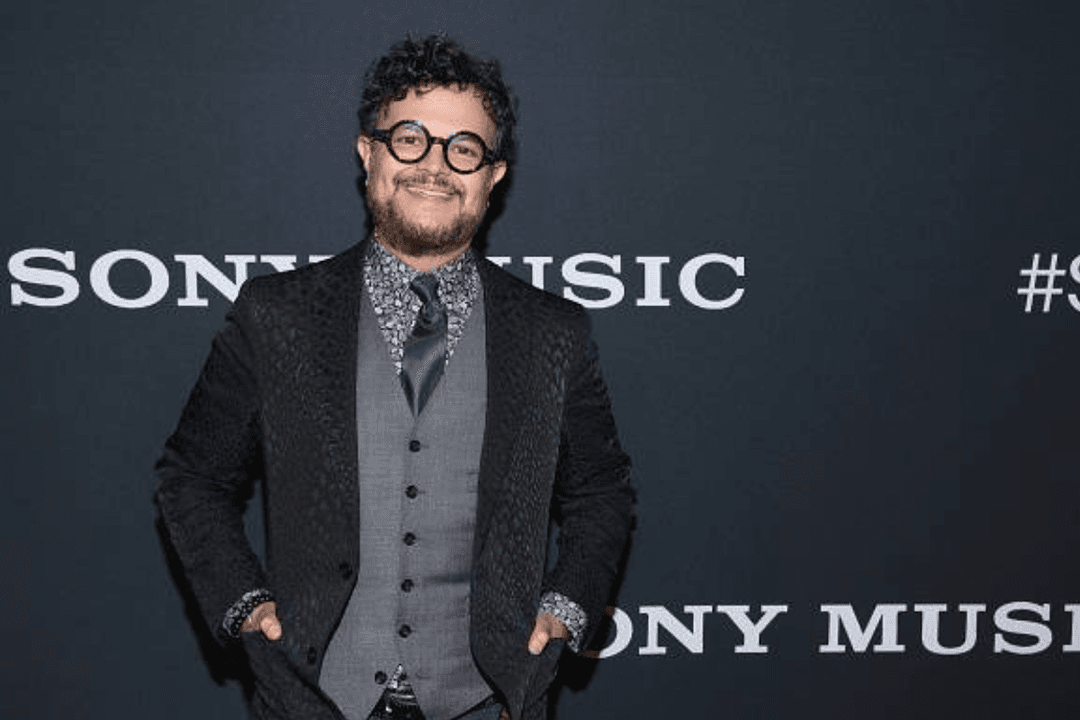 Aleks Syntek ingresa a centro de rehabilitación