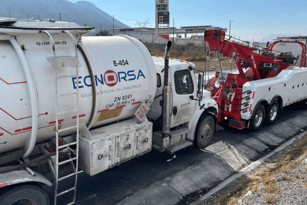 Coahuila: Guardia Nacional detiene conductor y asegura 20 mil litros de combustible ilícito