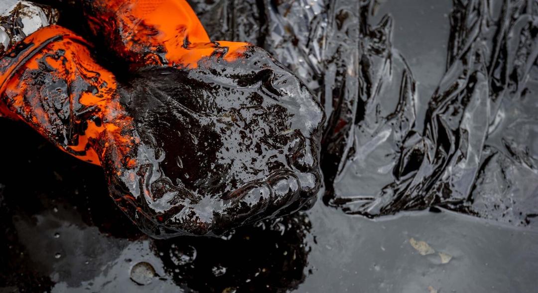 Petróleo supera los 100 dólares por tensiones entre EU e Irán