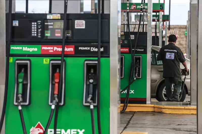 Diésel liga otra baja mientras gasolinas se mantienen 