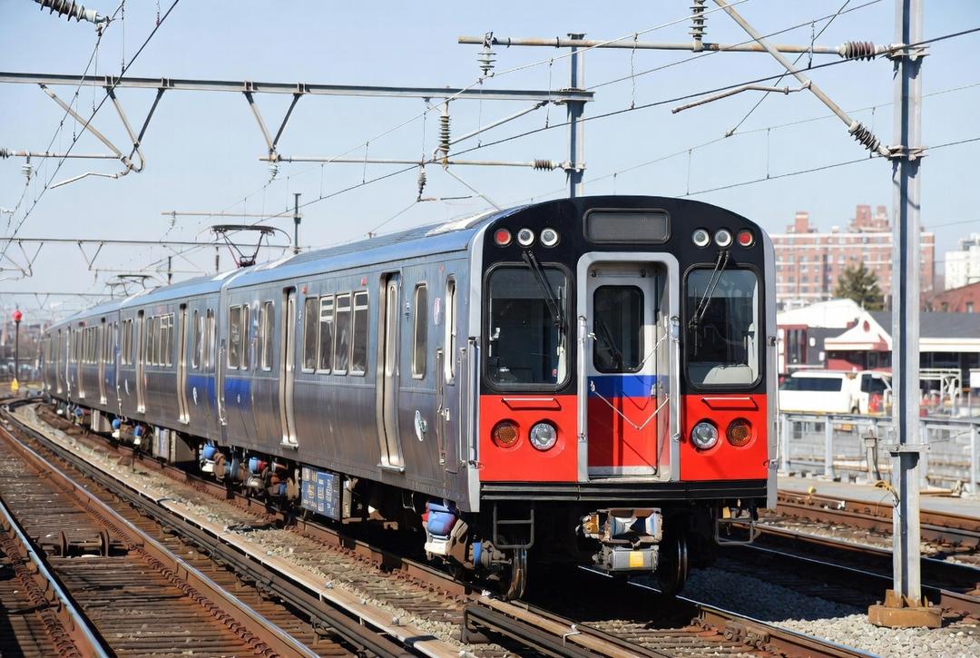 Nueva York: Critican aumento de tarifas del tren hacia estadio mundialista