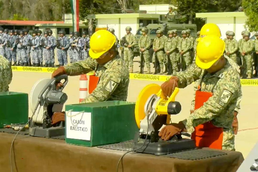 Jalisco: Militares destruyen armamento decomisado