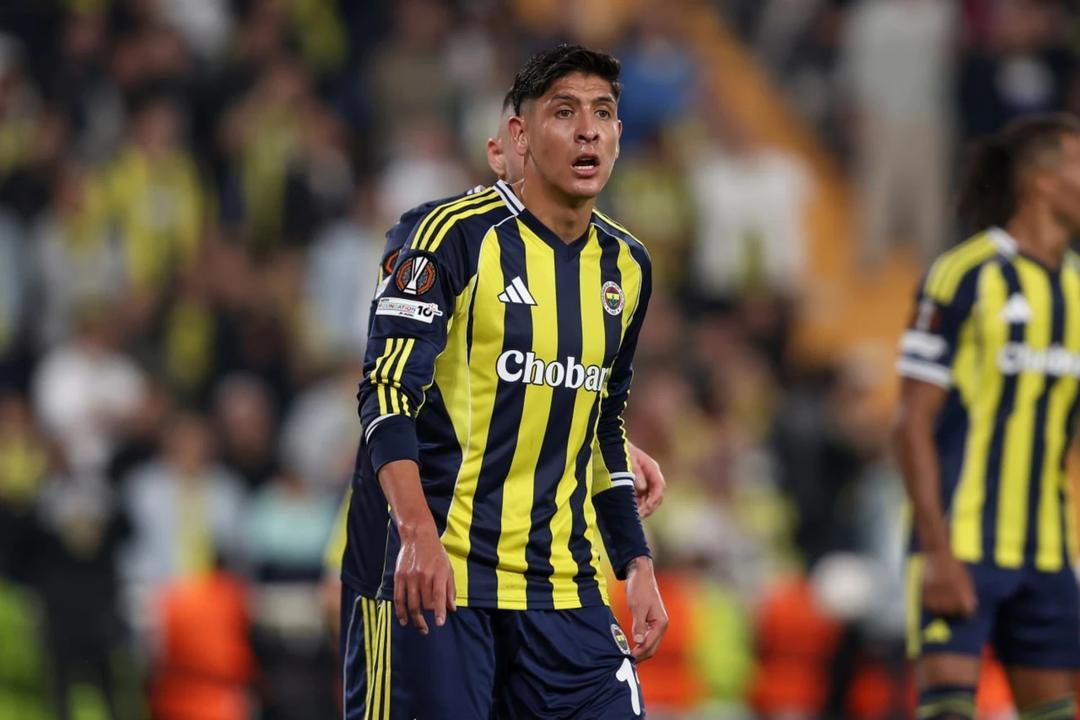Edson Álvarez lamenta su salida del Fenerbahçe al no cumplir con las expectativas