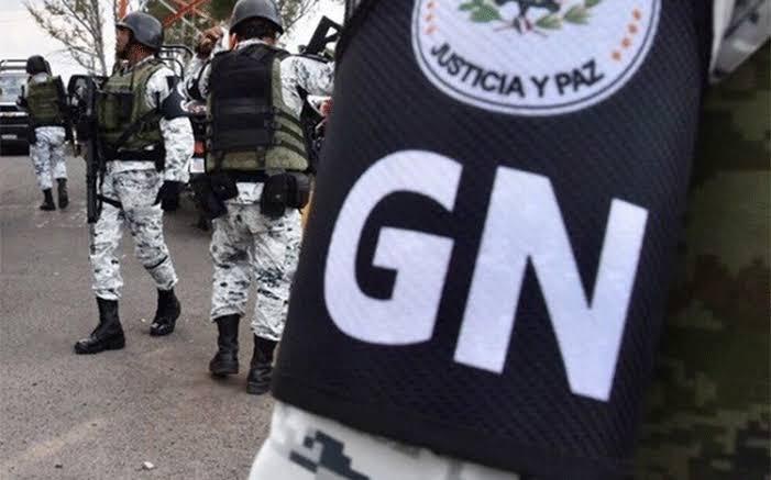 Michoacán registra enfrentamientos con bloqueos y vehículos incendiados 