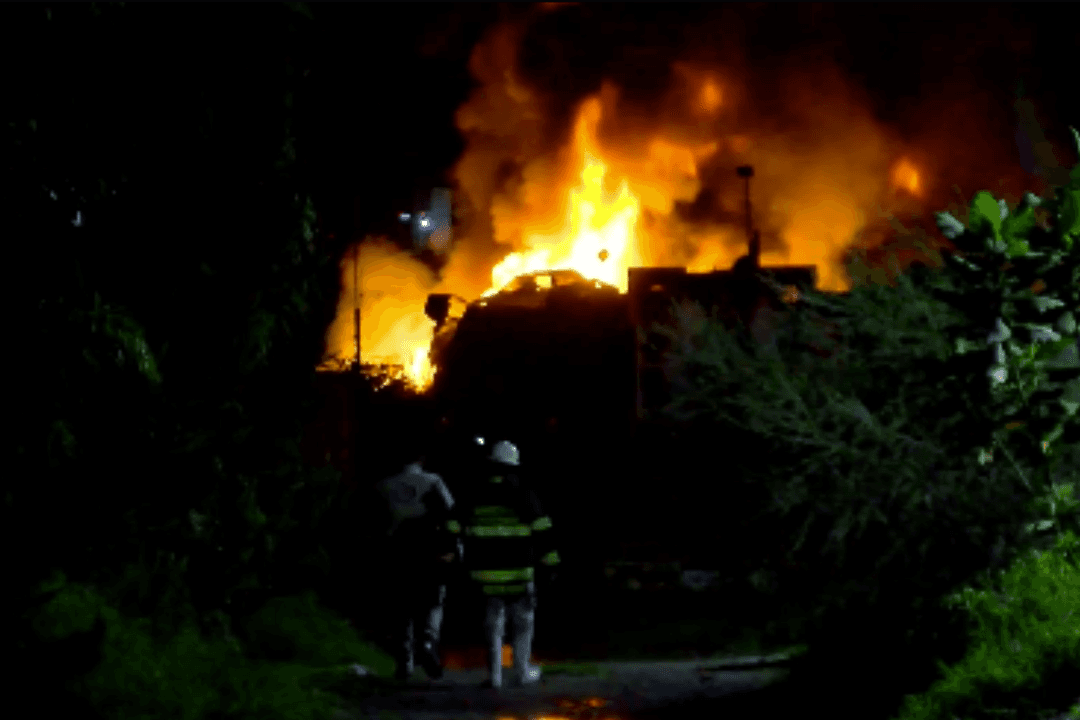 Tlaquepaque: Incendio en chatarrera consume más de 100 vehículos