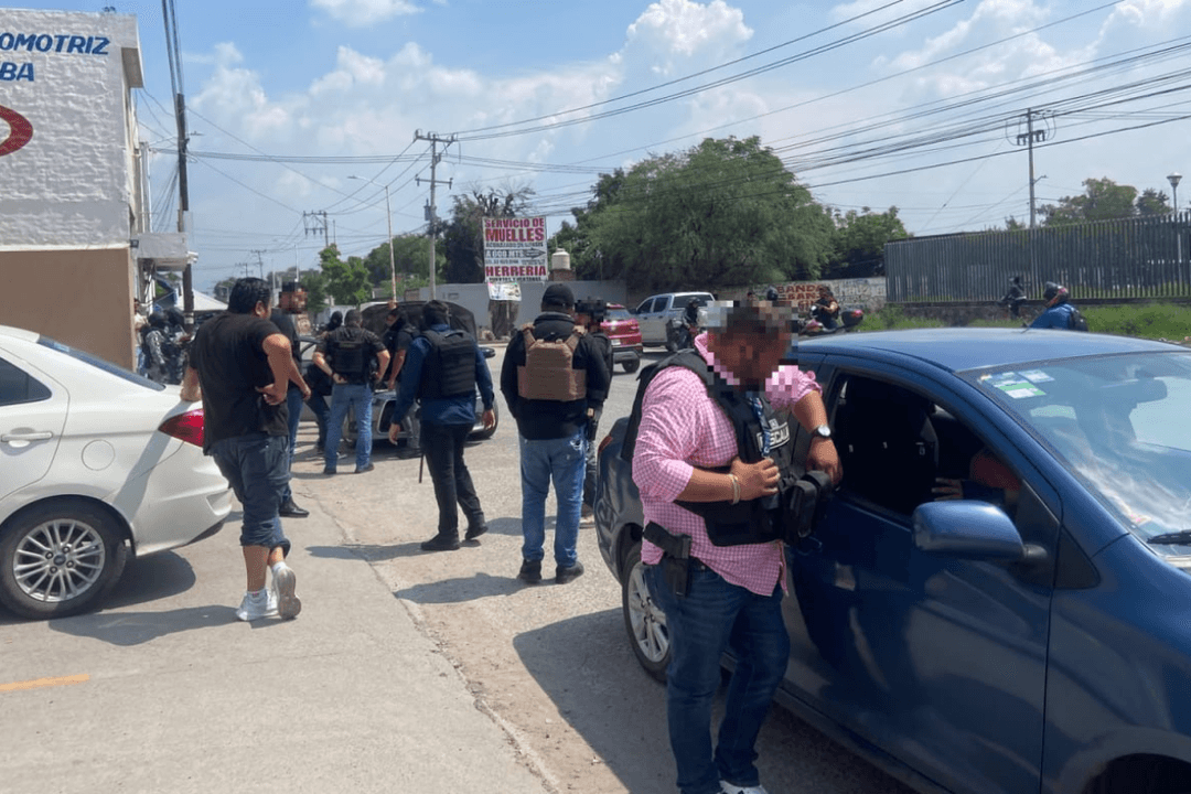 El Salto: Aseguran vehículos irregulares tras operativo; hay dos detenidos