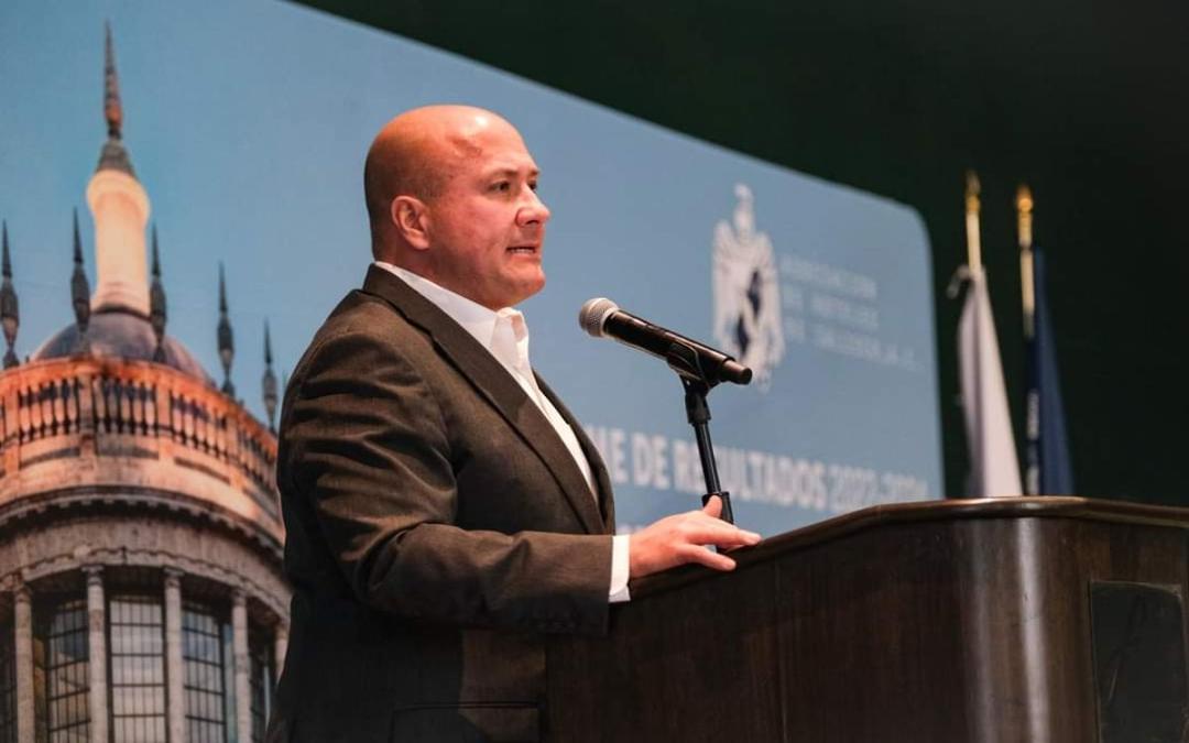 Enrique Alfaro confirma dar positivo a Covid-19