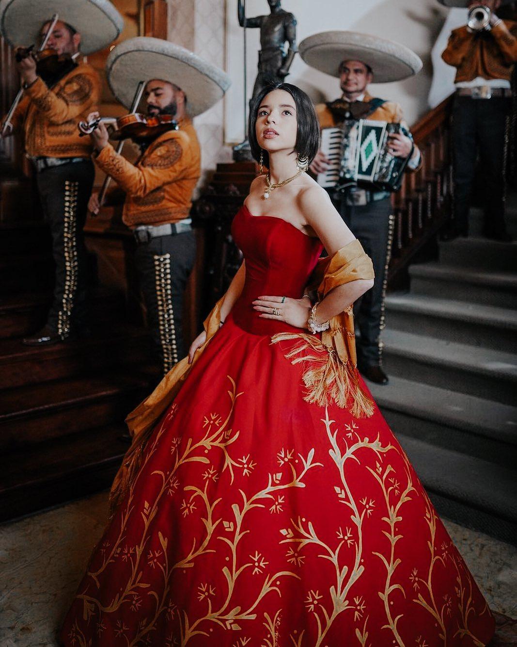 Ángela Aguilar quiere innovar en el mariachi