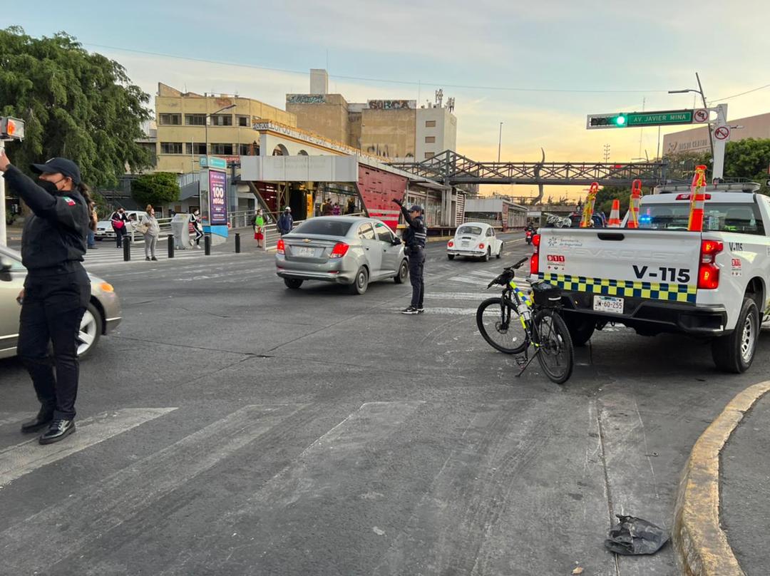 Por incendio, permanecerán cortes a la circulación en los alrededores del mercado San Juan de Dios
