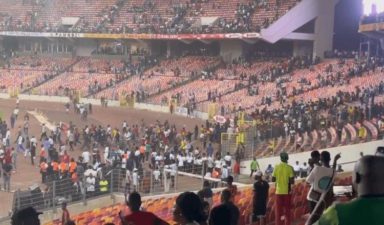 Actos de violencia: Nigeria queda eliminada del Mundial 2022 y aficionados realizan destrozos en el estadio