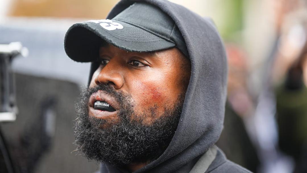 Kanye West indemnizó a un antiguo empleado por evidenciar comentarios antisemitas