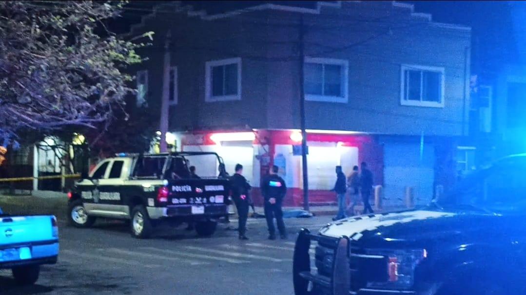 Quitan la vida a un hombre de 60 años con un arma de fuego en la banqueta de su casa de la colonia Magaña
