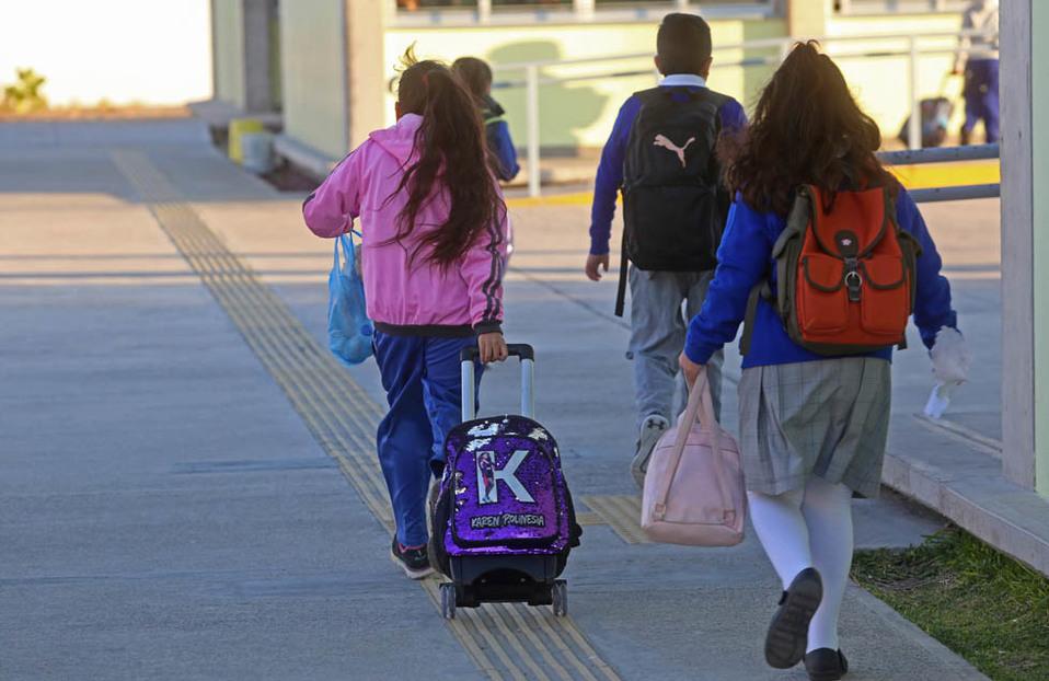 Por protección de derechos Educación Jalisco descarta revisión de mochilas en las escuelas