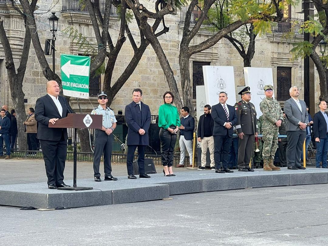 Enrique Alfaro encabeza izamiento de Bandera de Jalisco en el arranque de los festejos del Bicentenario de Jalisco