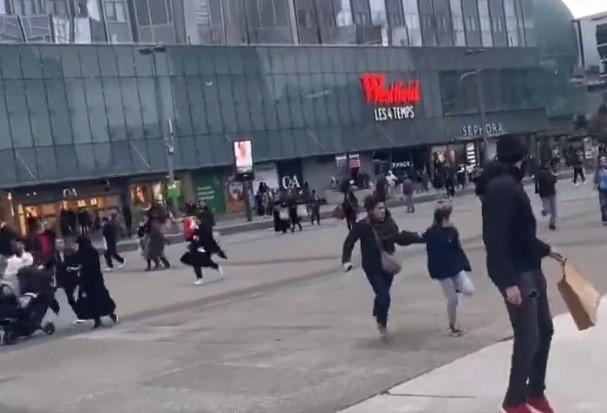 Suicidio de un hombre causa pánico en centro comercial de París