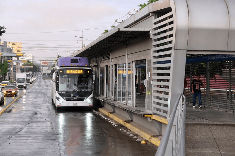 Macrobús: Avanza la remodelación de las estaciones en Guadalajara