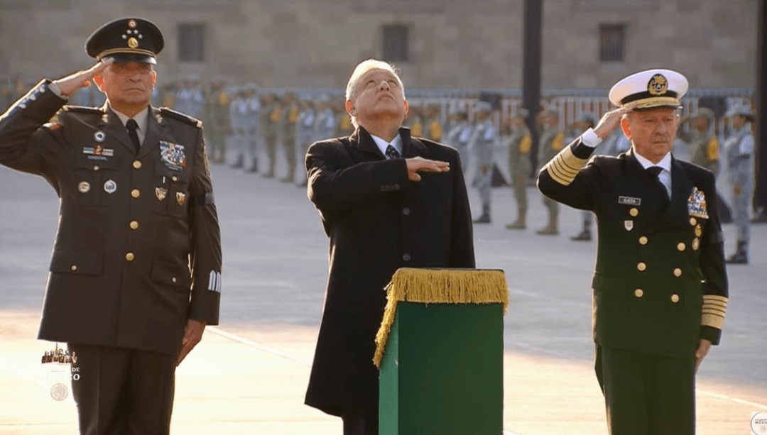 Se realiza izamiento de bandera en memoria de víctimas de los sismos del 19 de septiembre