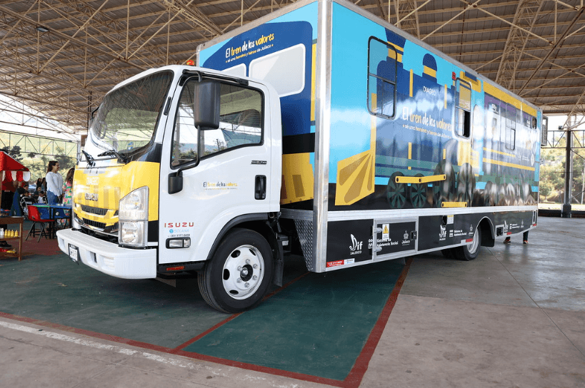 Atotonilco el Alto: Entregan dos ludotecas móviles del ‘Tren de los Valores’