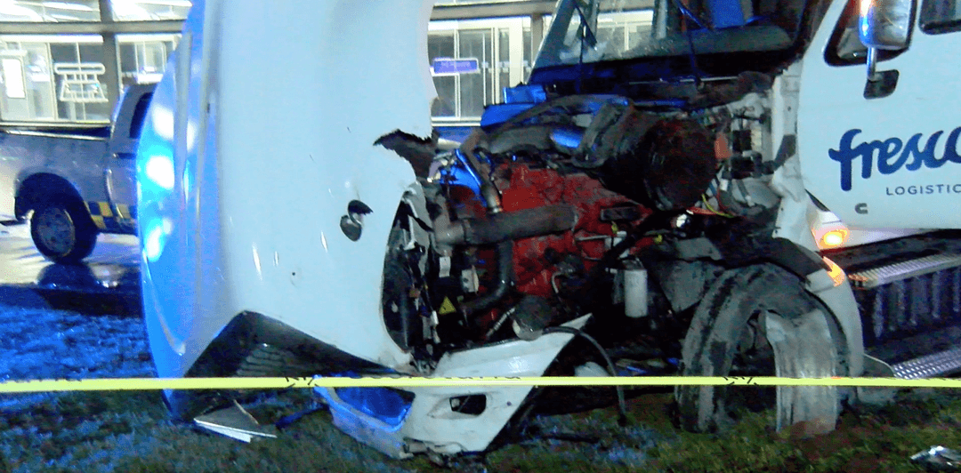 Zapopan: Tráiler choca a 18 autos en Periférico; hay 3 heridos