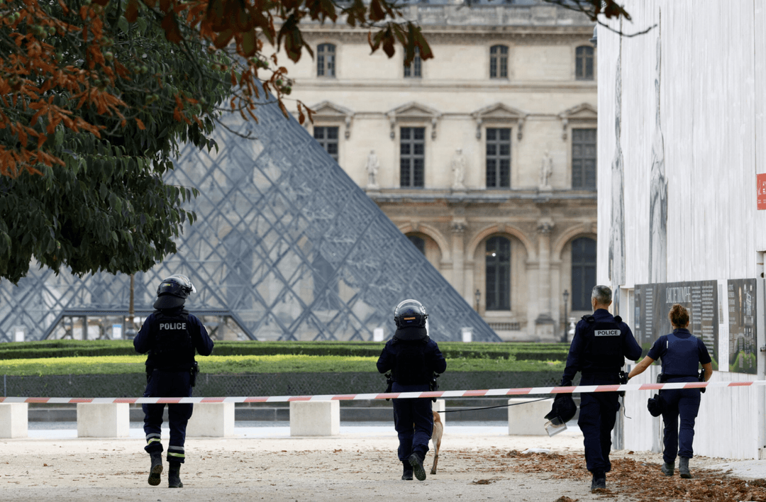 París: Museo del Louvre es evacuado por temor a un atentado terrorista