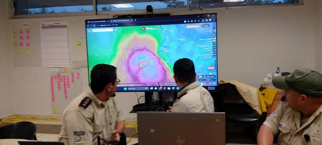 Huracán Lidia se degrada a categoría 2; seguirán las lluvias en Jalisco