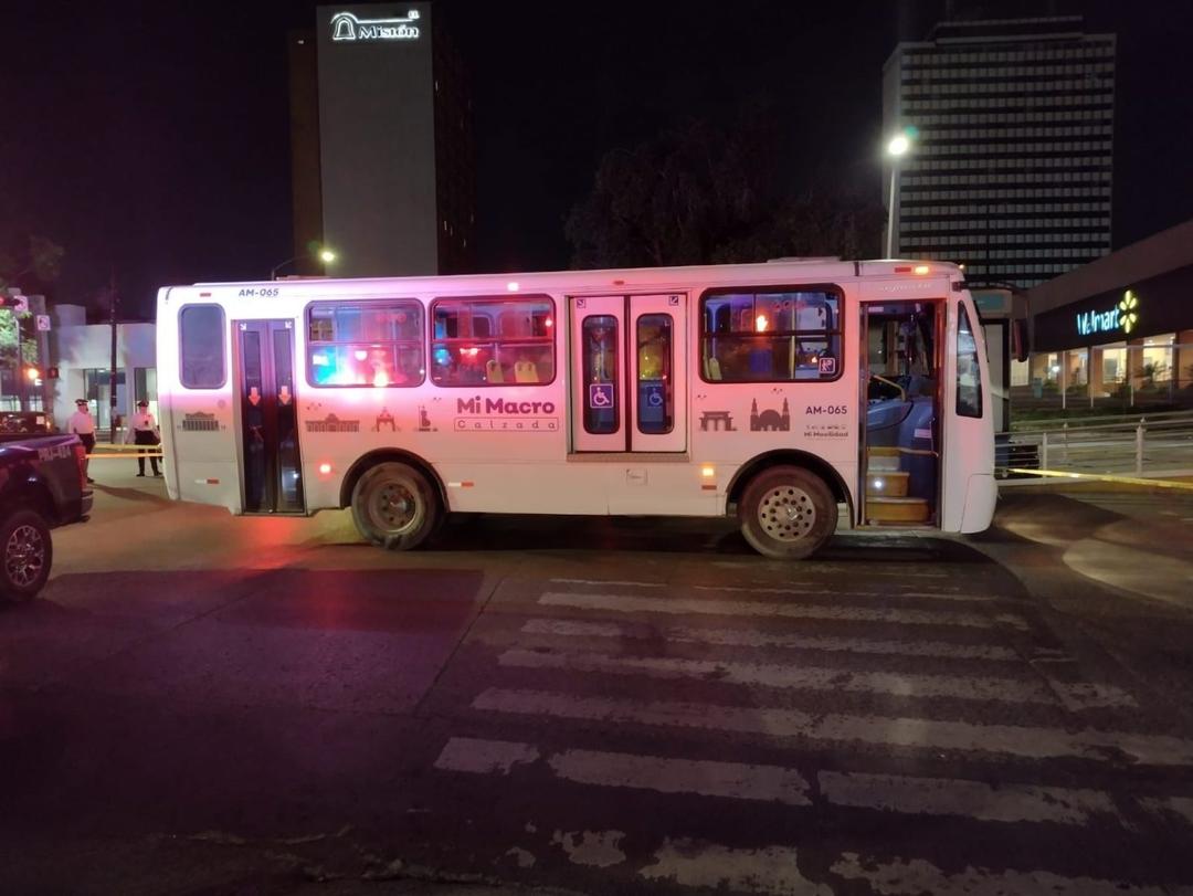 Tlaquepaque: Detienen a hombre que asaltó a pasajeros de un camión del transporte público