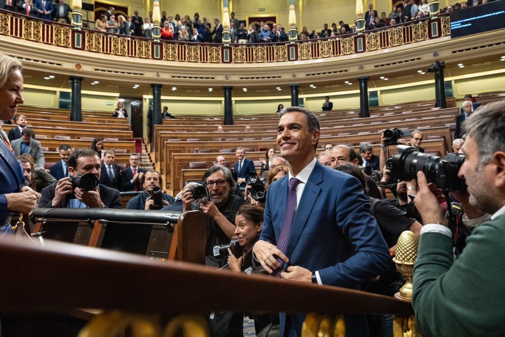 España: Reeligen a Pedro Sánchez como Presidente