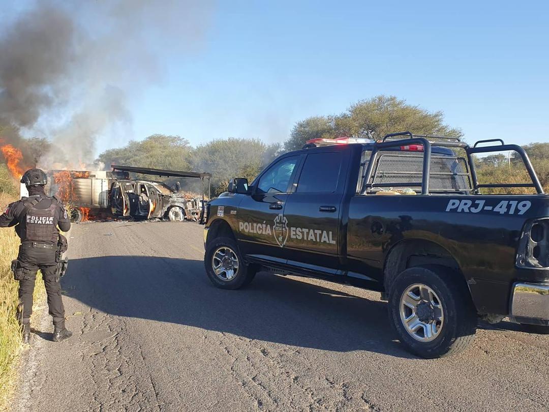 Teocaltiche: Confirman dos bloqueos tras enfrentamiento y un vehículo asegurado
