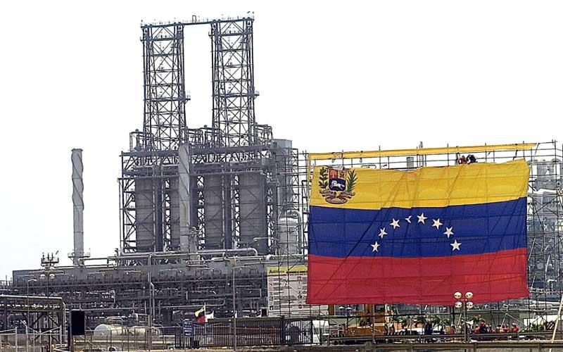 Estados Unidos reactiva sanciones al petróleo y gas de Venezuela