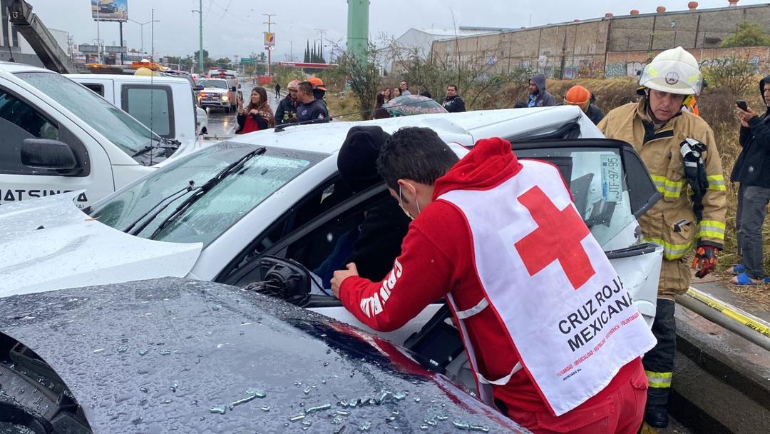 Guadalajara: Fuerte choque deja cuatro heridos en avenida Colón