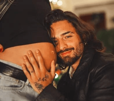 Maluma revela con cuál canción patea su hija desde la pancita de su mamá