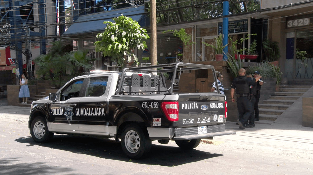 Guadalajara: Asaltan a un hombre afuera de un banco en Mariano Otero