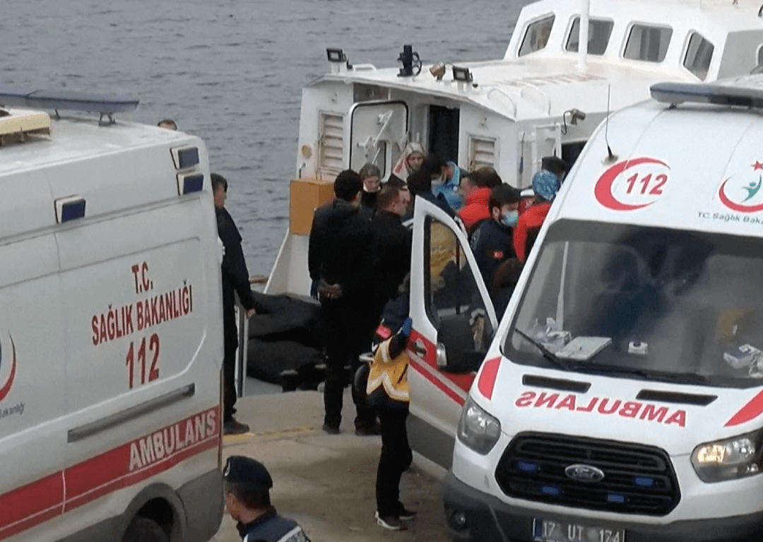 Turquía: Más de 20 migrantes mueren ahogados en el mar Egeo