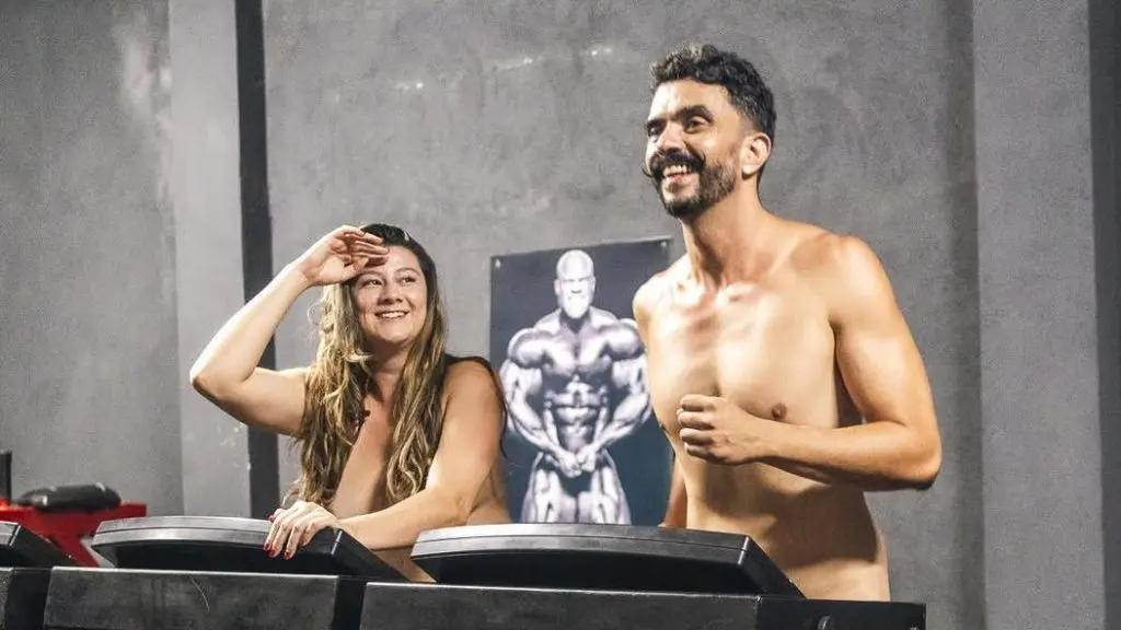 Viral: Una pareja entrena desnuda en un gimnasio público, ¿qué opinas?