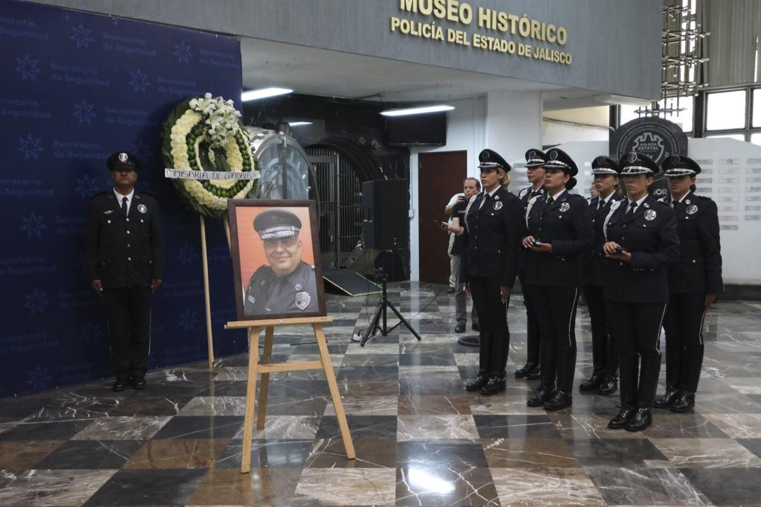 Rinden homenaje a Gerardo Insúa, comisario asesinado en Tlajomulco