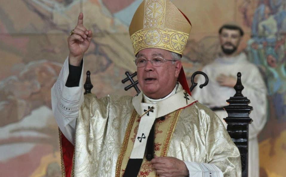 Francisco Robles Ortega: Cardenal de Guadalajara renuncia a su cargo