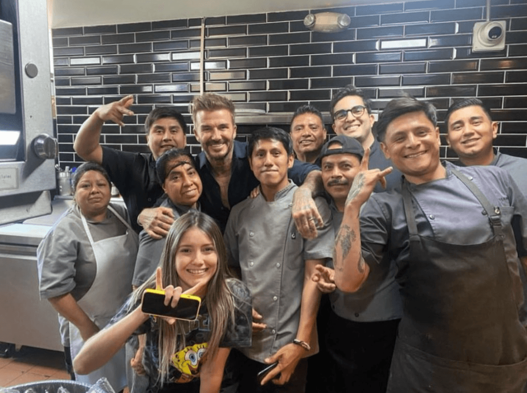 David Beckham sorprende comiendo y tomándose fotos en restaurante de Nuevo León