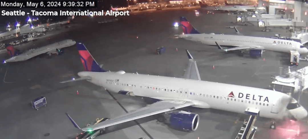 Estados Unidos: Avión que venía de Cancún se incendia al aterrizar