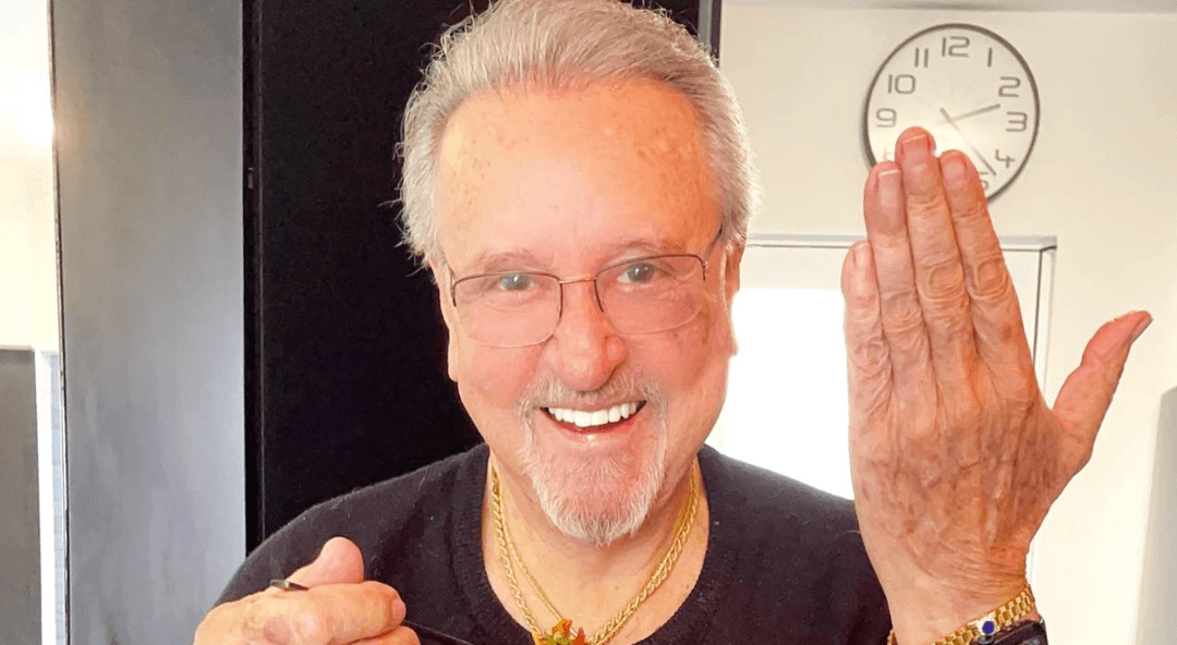 Kiko vende autógrafos caros y genera polémica